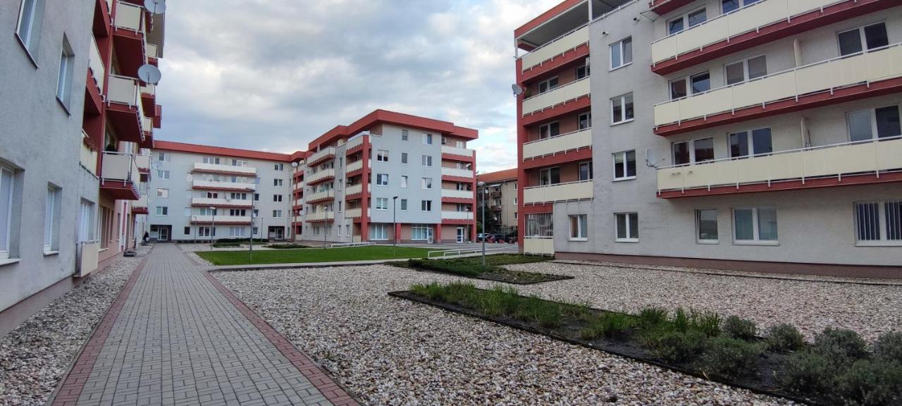 2 Izbovy Byt 60M2 V Centre Na Bakossovej, 24H Self Checkin Διαμέρισμα Μπάνσκα Μπίστριτσα Εξωτερικό φωτογραφία